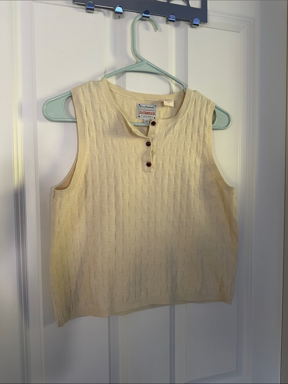 Levi’s Emma Chamberlain’s top